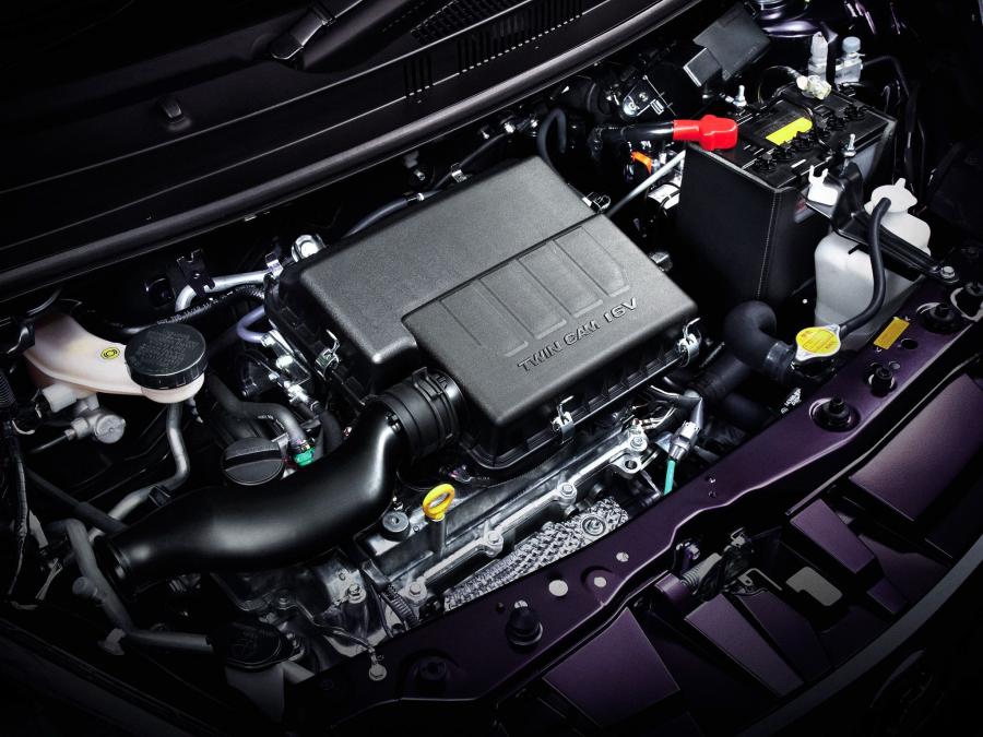 Моторный отсек Perodua MyVi 2011 года  (фото 4 из 8)